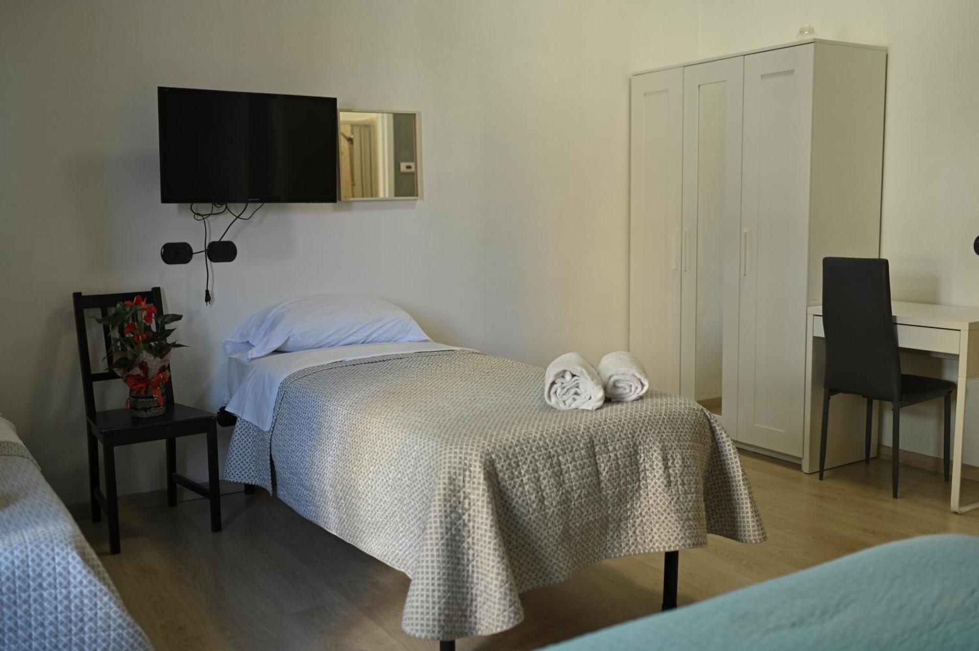 La Gloria Rho Private Rooms Only Exterior foto