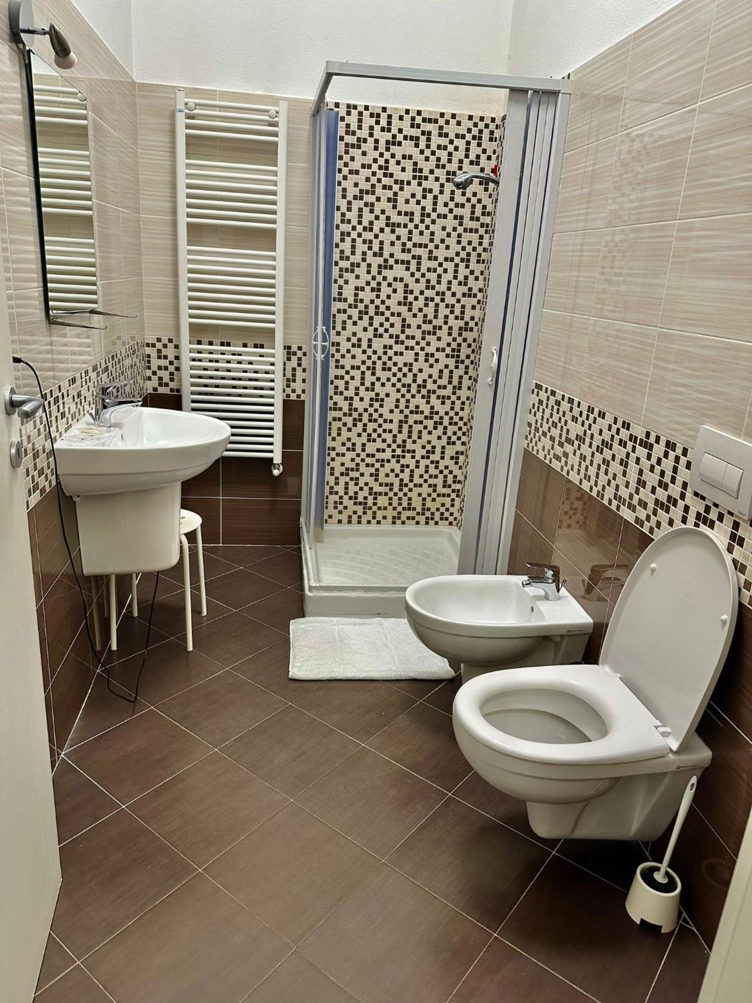 La Gloria Rho Private Rooms Only Exterior foto